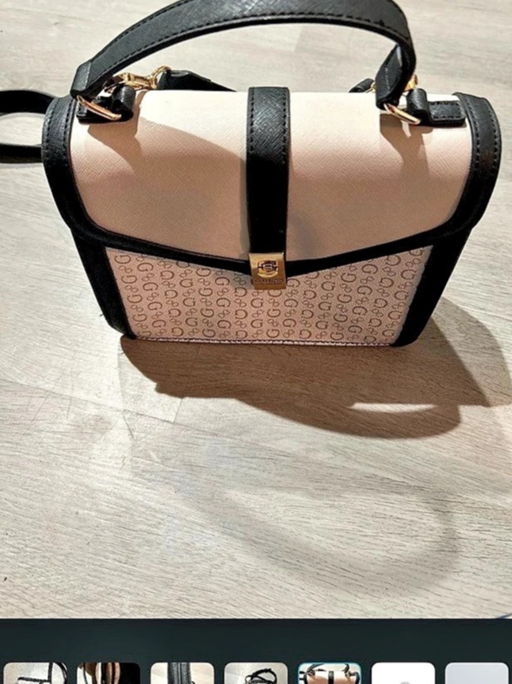 Gu3$$ Colorblock Crossbody Bag in Black & Cream